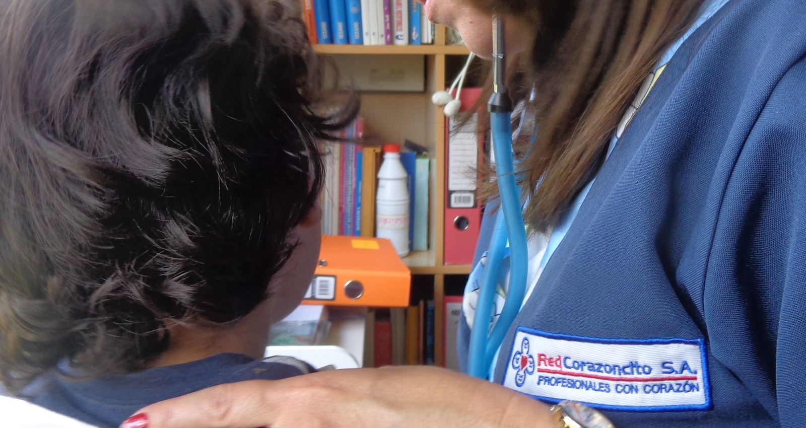 Chequeo médico preventivo realizado por RedCorazoncito S.A. en las instalaciones de una institución educativa